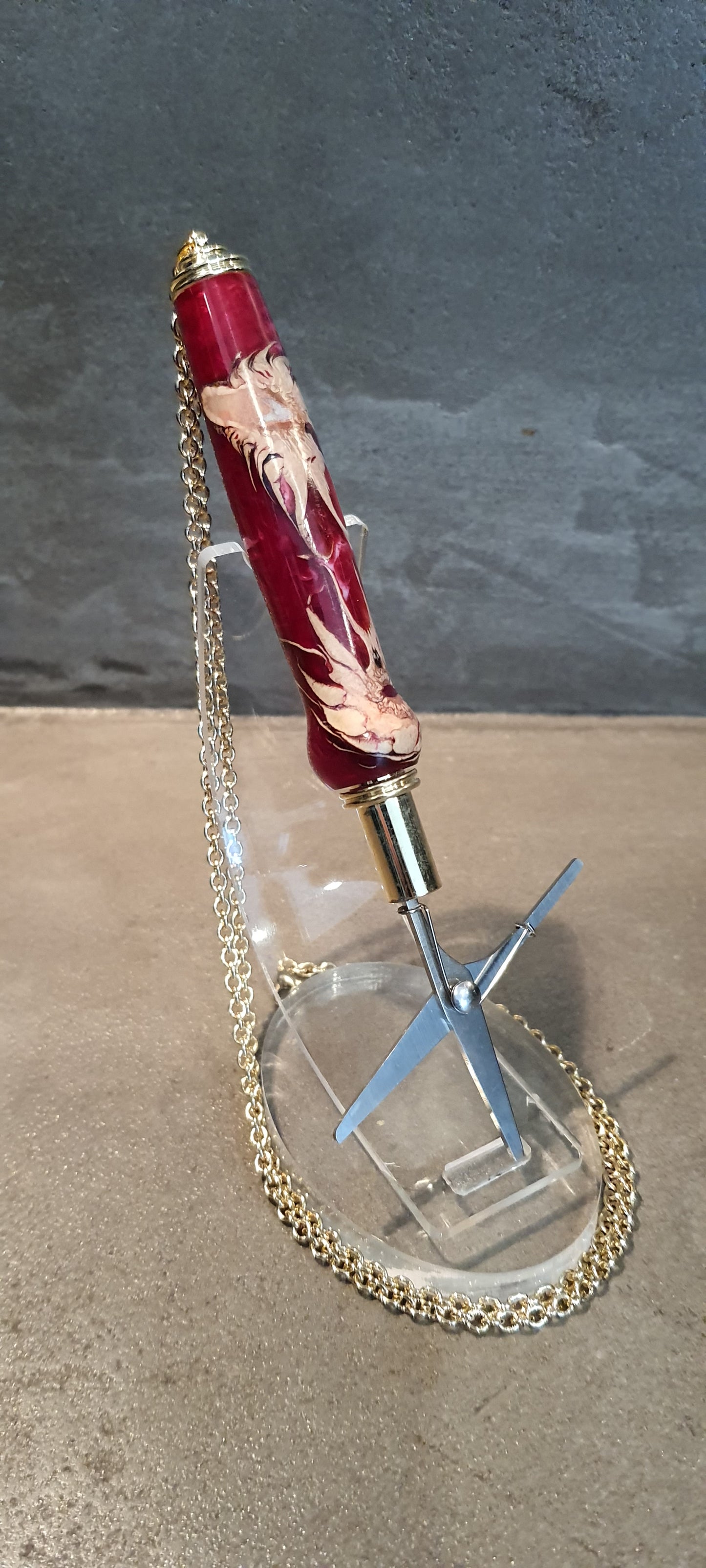 Petit ciseau pendentif de couturière