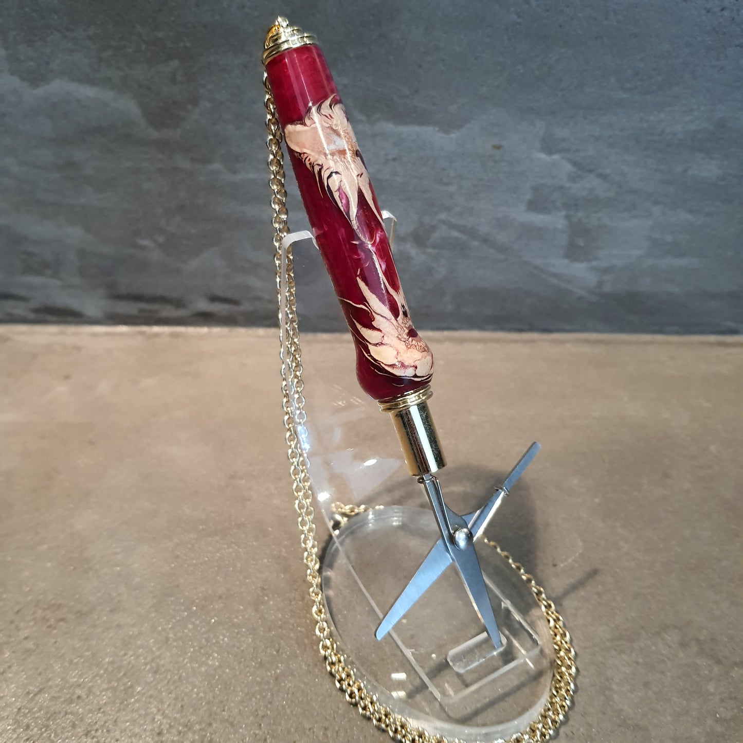 Petit ciseau pendentif de couturière